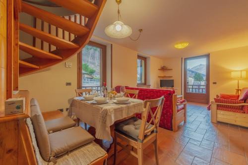 CHALET PONTAL 5 - COUR 0145 - Relax e vista sulle montagne