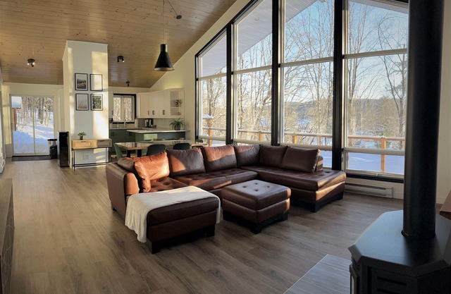 Chalet - Spa-nage de 13 pieds, billard, foyers et jeux multiples