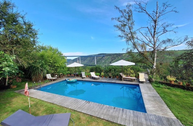 Chalet Ritz - Chalet with garden & pool