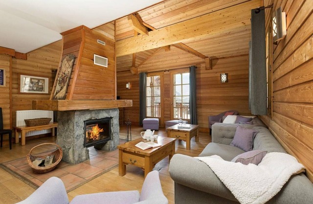 Chalet, terrasse, cheminée ou poêle à bois, parking, télévision, 200-210m², Alpe d'Huez