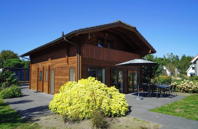 Chalet avec 3 chambres à coucher et terrasse meublée