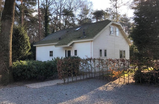 Chalet avec 3 ou 4 chambres à coucher et 2 salles de bains