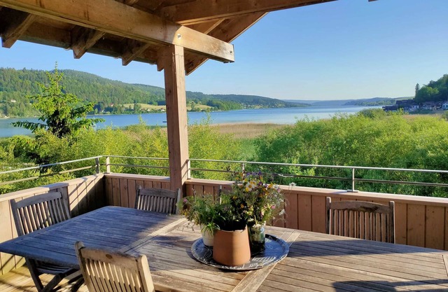 Chalet avec terrasse au bord du lac