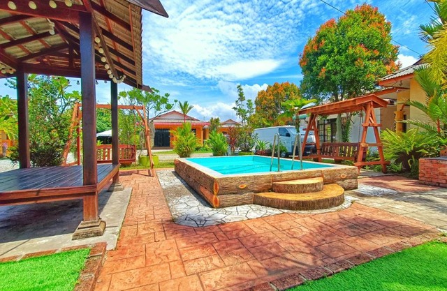 Chalet Yunie Marang by RVH