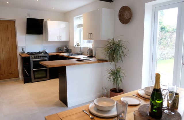York 2 chambres. Avec beau jardin. Parking gratuit. Courses de York.