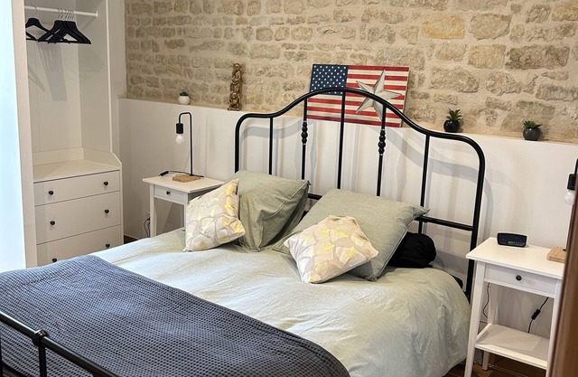 CHAMBRE D'HÂUTE AU CHATEAU DE FRANQUETOT & D Day Collins Museum