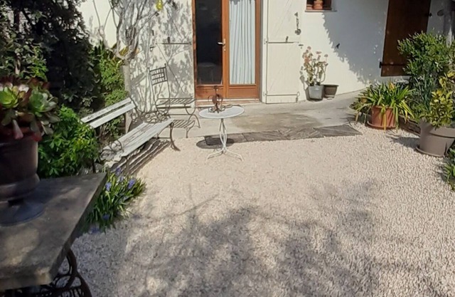 Chambre au calme avec petit jardin à Marseille