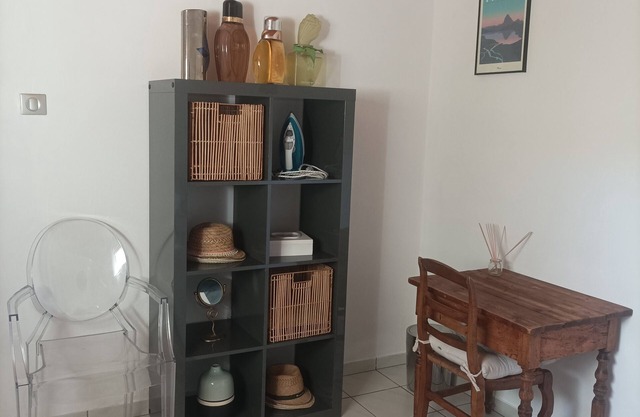Chambre cosy et salle d'eau indépendantes dans maison au calme à MERIGNAC ARLAC