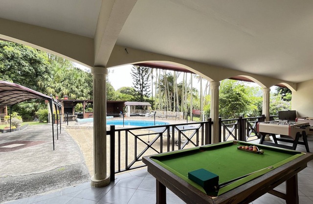 Chambre d'hôtes à la Villa Lyse avec piscine