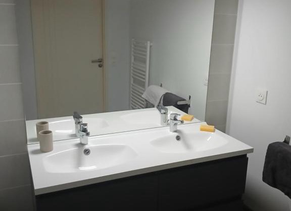 Chambre meublee