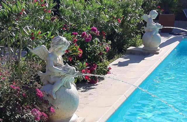 Chambres d'Hôtes en Provence - Piscine, Spa, Tennis