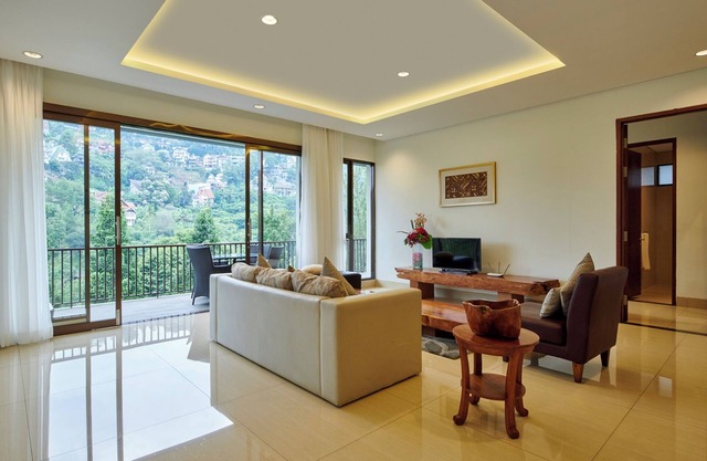 Chamomile Hill View 6BR Villa with a Private Pool