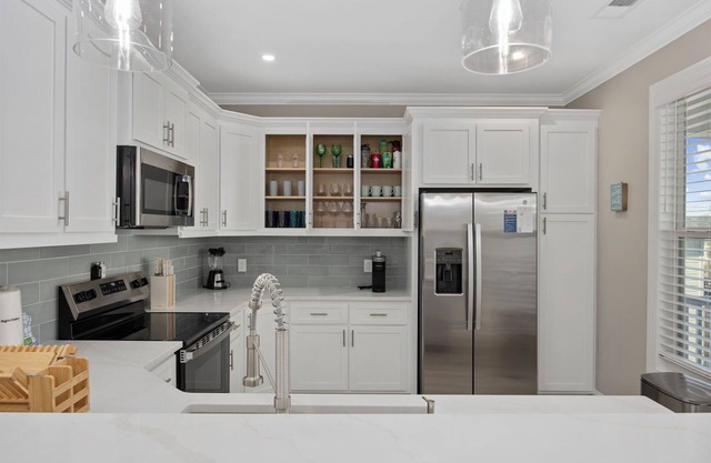Channel Catch - Lux 4BR Beach House w/ Hot Tub