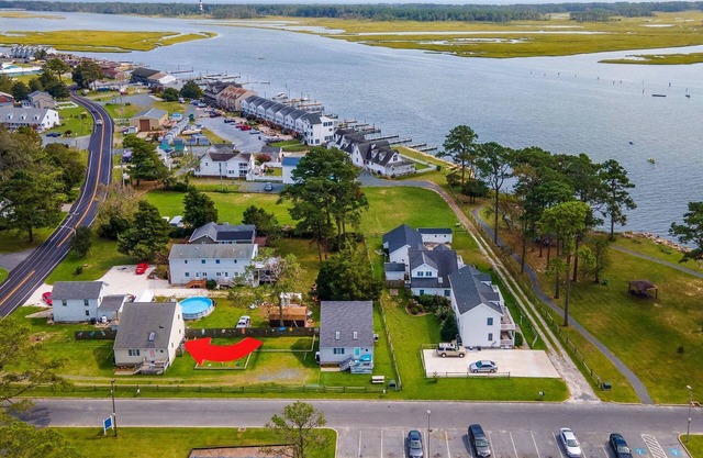Channel View Charmer - Water Views and Pet Friendly!