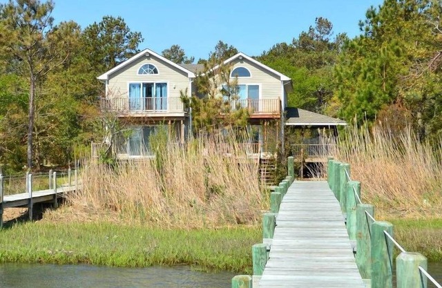 Channel Watch - Waterfront home w/ Private Pier!