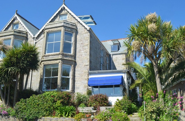 * TOUT NEUF 2019 * CHANNINGS ST IVES, 10-12 personnes Vue panoramique sur la mer et parking
