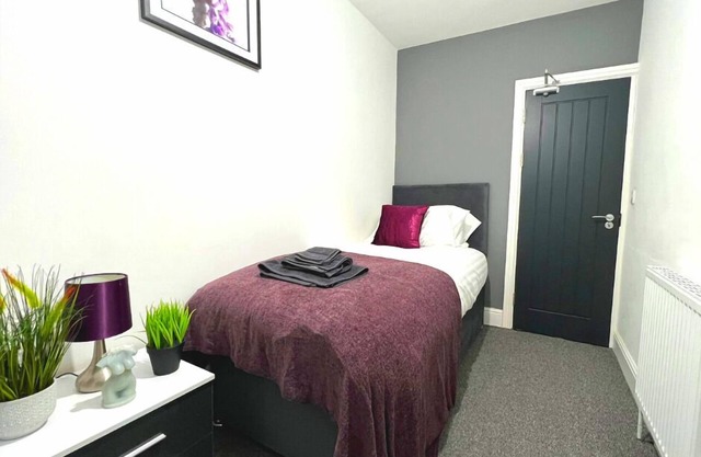 Chambre Simple-Standard-Salle de bain partagée-Vue sur Rue
