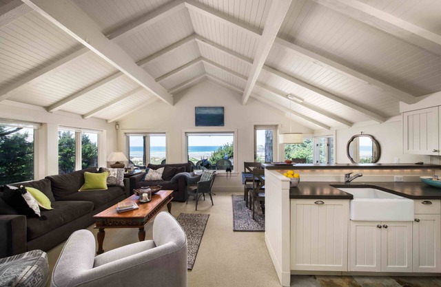 Chapman Cove by AvantStay | Gorgeous Beach Bungalow w/ Sauna