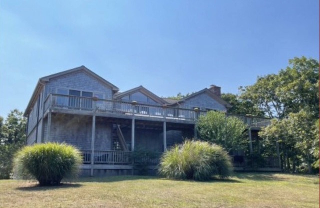 Chappaquiddick Retreat, close to Edgartown Village & Chappy Ferry with WaterView
