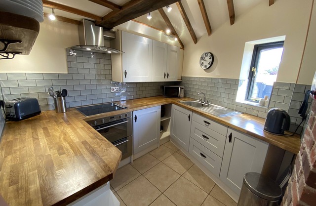 Superbe caractère 2 lit grange conversion idéal pour les couples, les familles et les animaux de compagnie