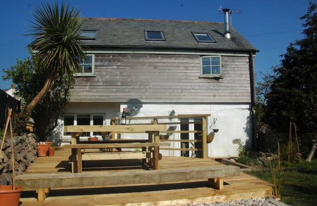 Character cottage right in Center St Agnes village