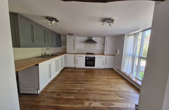 Character Grade 2 listed 2 bedroom cottage in Hurst Green