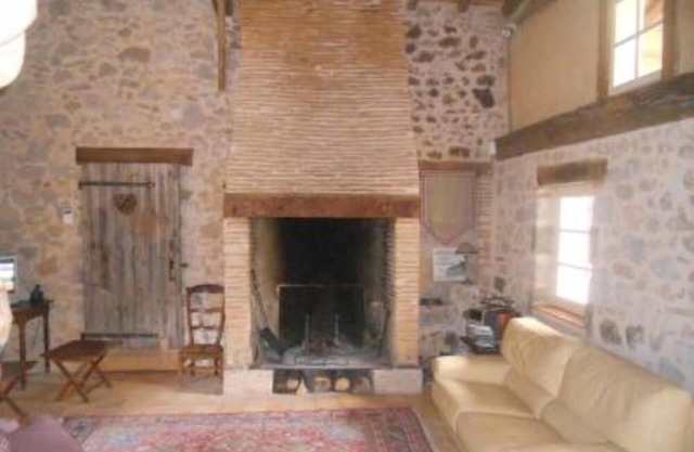 Maison de caractère dans un airial de 1 hectare avec piscine chauffée
