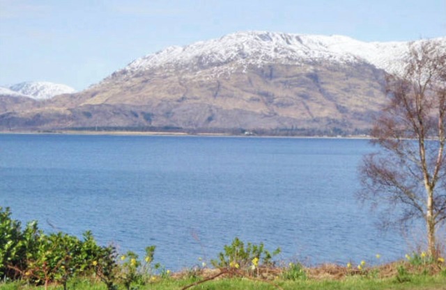 Propriété de caractère, emplacement magnifique avec vue sur le lac et la montagne