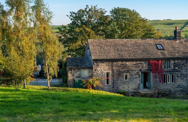 Propriété de caractère avec 5 acres de terrain dans les collines au-dessus du pont Hebden