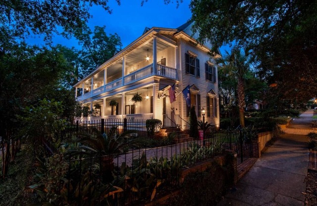 Charleston Home-Walk to 5pts/USC