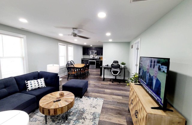 "Charlie's by the Bay" downtown two bedroom, located upstairs.
