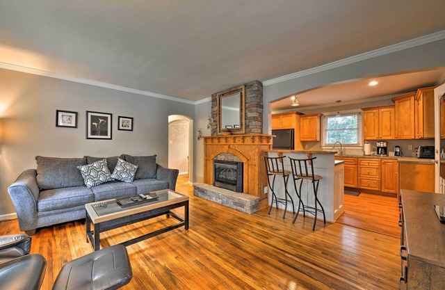 NOUVEAU! Charlotte Area Home w / Patio - 6 Mi. à Dtwn!
