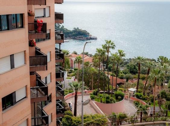 Charmant 2 pieces frontiere Monaco