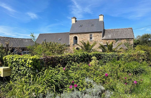 Charmant Gîte Dans Petit Manoir du XVI ème au Calme à 5 Minutes des Plages