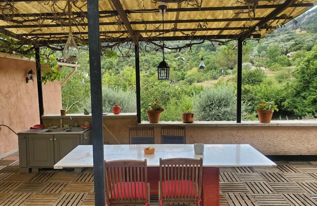 Charme dans la paysage: 1 Chambre/1 SDB Maisonnette