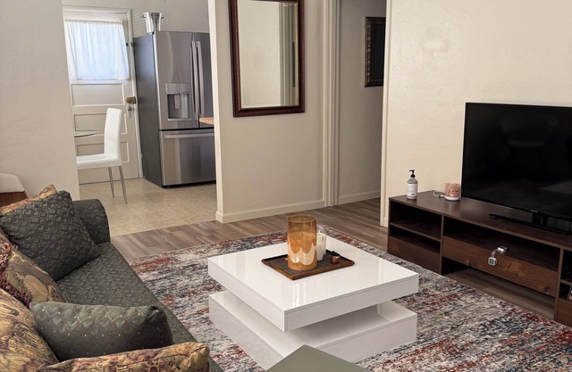 Charming 1-bedroom duplex house in Berkeley