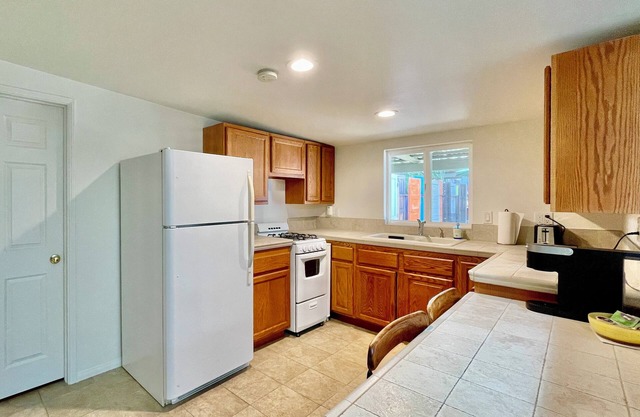 Charming 1-bedroom house in fantastic Ojai with AC close to town