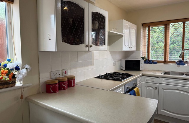 Charming 1-bedroom house for Solo, Couple & Family WiFi & Parking in Birmingham