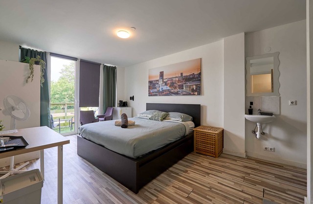 Cozy 1-Bedroom Retreat in Eindhoven