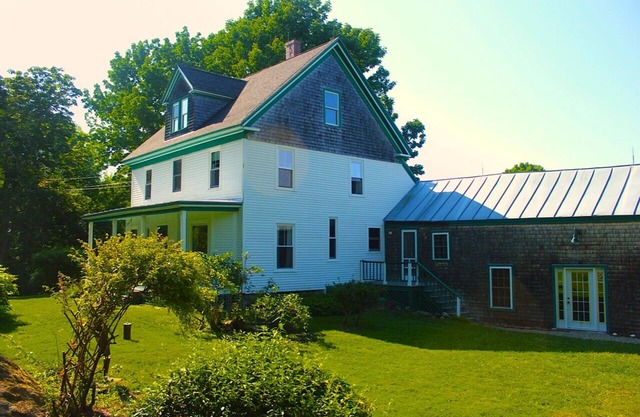 Charmante ferme de 1911, 7 acres de terrain boisé adjacent à Camden Hills State Park