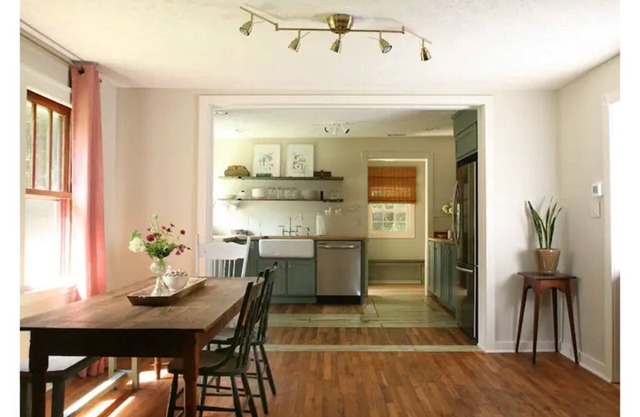 Charming 1935 Cottage: "The Little House"