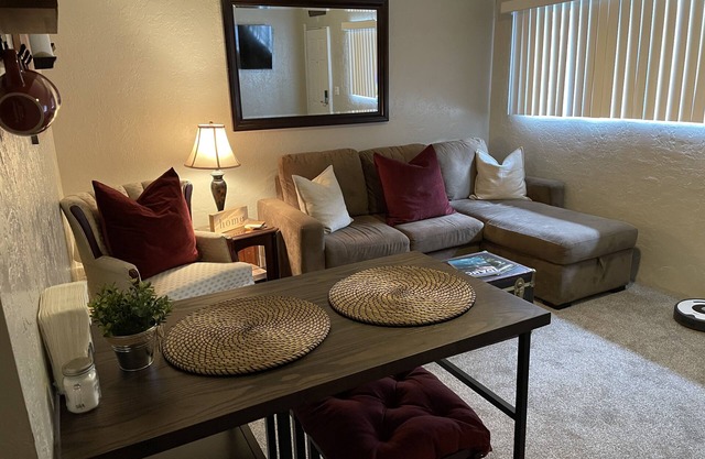 Charming 1B/1B★RV Parking ★3 Miles to Twin Falls
