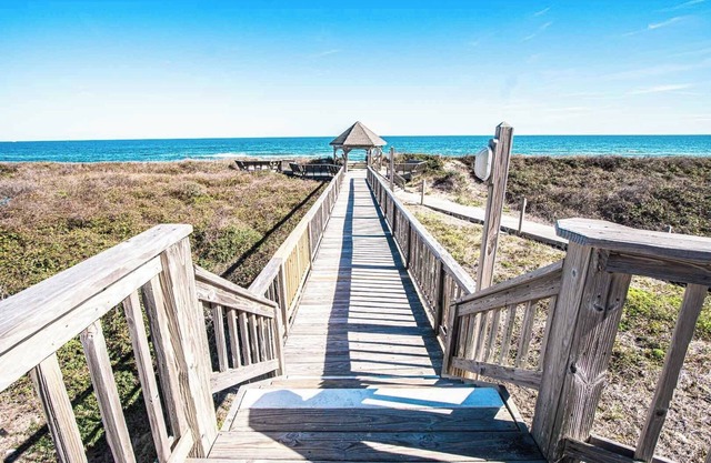 Charming 1BR Condo w/ Pool & Beach Access