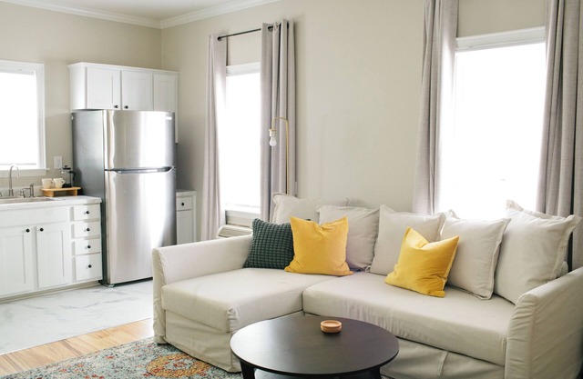 Charming 1BR Cottage | Downtown Montgomery