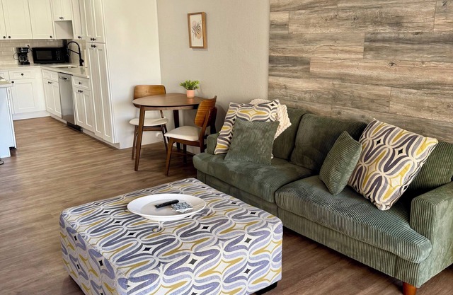 Charming 1BR Retreat in Denver