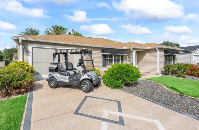 Charming 2/2 Cottage in Liberty Park – Golf Cart Included!