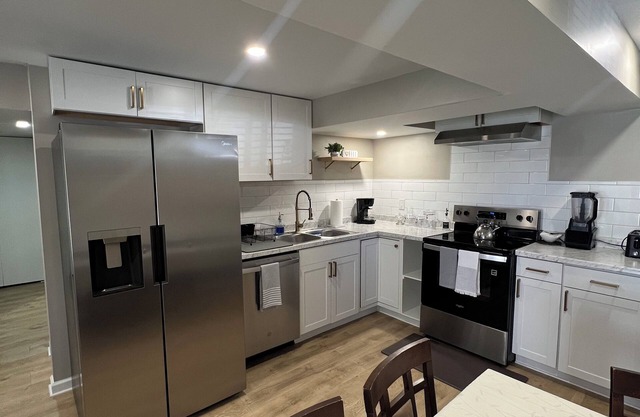 Charming 2-bed, 2 full bath studio with WiFi, AC in Ardmore