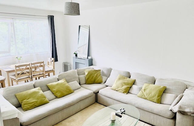 Charming 2-bed Apartment in Hemel Hempstead