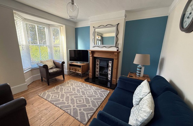 Charmant 'Hidden Gem' de 2 chambres avec parking adjacent au coeur de Canterbury