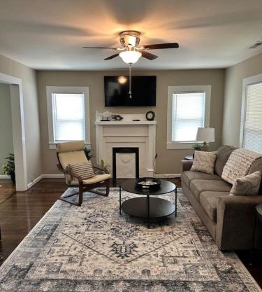 Charming 2 bed home - Close to Downtown Concord
